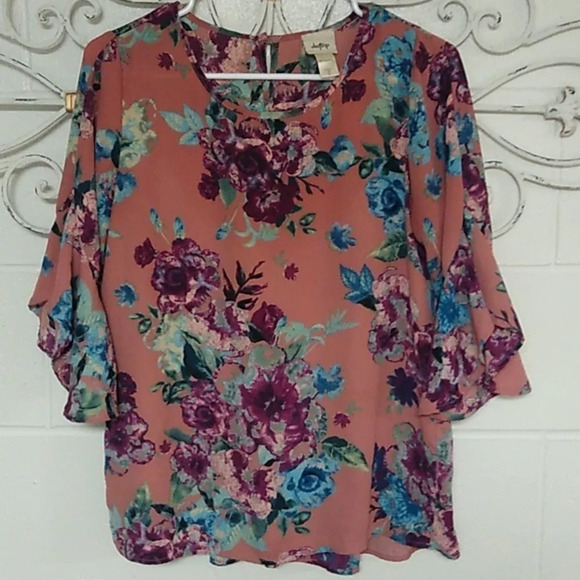 DAYTRIP FLOWY, FLORAL, COTTAGECORE BLOUSE WITH PEPLUM BACK & BELL 3/4 SLEEVES - Picture 6 of 10